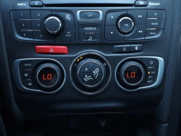 DS 4 I Hatchback (Citroen) 1.6 e-HDi 115KM 2013 Citroen DS4 1.6 e-HDi, Salon Polska, Serwis ASO, zdjęcie 12