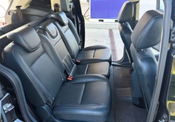 Ford C-MAX II Minivan 1.6 TDCi 115KM 2015 Ford Grand C-MAX Ford Grand C-MAX 1.6 TDCi Edition 1.6 Diesel 115KM, zdjęcie 12