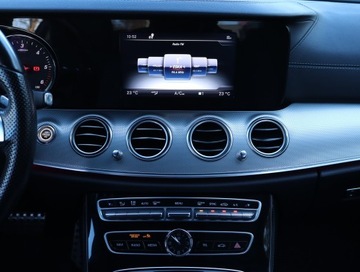 Mercedes Klasa E W213 Limuzyna 2.0 220d 194KM 2016 Mercedes E E 220 d, Salon Polska, Serwis ASO, zdjęcie 11