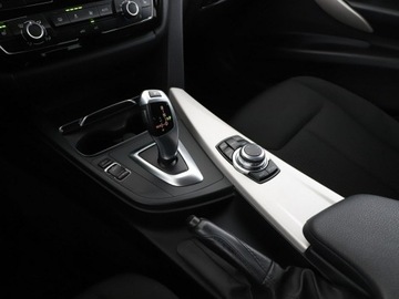 BMW Seria 3 F30-F31-F34 Touring Facelifting 2.0 318d 150KM 2017 BMW 318 Advantage automat navi grzane fotele PDC, zdjęcie 28