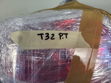 NISSAN X-TRAIL III T32 2013-2017 ZADNÍ SVĚTLO PRAVÁ EU KOITO 220-17939