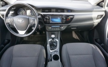 Toyota Corolla XI Sedan 1.6 Valvematic 132KM 2016 Toyota Corolla Toyota Corolla 1.6 132km 1.6 Benzyna 132KM, zdjęcie 2