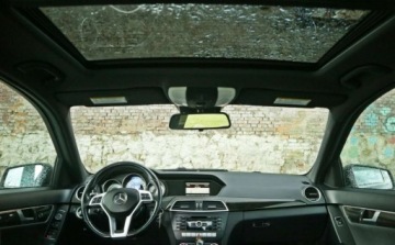 Mercedes Klasa C W204 Limuzyna 3.5 350 CGI BlueEFFICIENCY 306KM 2013 Mercedes-Benz Klasa C Mercedes-Benz Klasa C W204 3,5 V6(306 PS)4MATIC Auto, zdjęcie 3