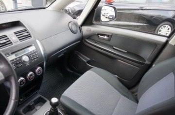 Fiat Sedici 1.6 i 16V 107KM 2006 Fiat Sedici 1.6 Benzyna 107 KM, 4x4, Klimatronic, Hak, Relingi, Alu 1.6, zdjęcie 15