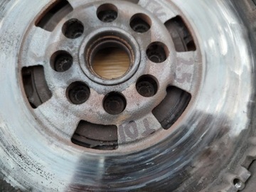 KOLO DVOUHMOTNÉ VW T4 2.4D 2.5 TDI 88KM