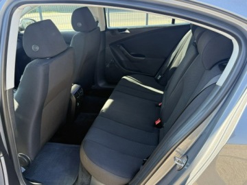 Volkswagen Passat B6 Sedan 1.9 TDI 105KM 2006 Volkswagen Passat *1.9 TDI*navi*alu*z Niemiec*, zdjęcie 6