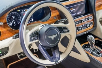 Bentley Bentayga 2021 Bentley Bentayga V8 2021, Bezwypadkowy 4.0 Benzyna 542KM, zdjęcie 20