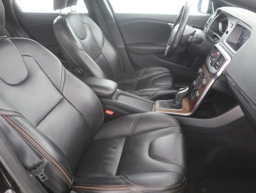 Volvo V40 II Cross Country Facelifting 2.0 T4 190KM 2017 Volvo V40 Cross Country 2.0 T4, Salon Polska, zdjęcie 8