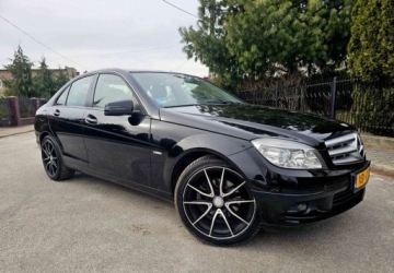 Mercedes Klasa C W204 Limuzyna 1.8 180 CGI BlueEFFICIENCY 156KM 2010 Mercedes-Benz Klasa C Mercedes-Benz Klasa C 180 CGI Automatik BlueEFFICIEN
