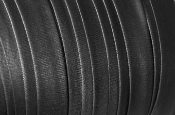 Отделка сатиновая, ширина 15 мм, черный диск 130 м.