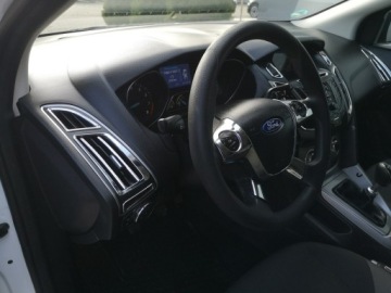 Ford Focus III Kombi 1.0 EcoBoost 125KM 2012 Ford Focus 1.0 12V 125KM Klimatyzacja Nawi Parktro, zdjęcie 11