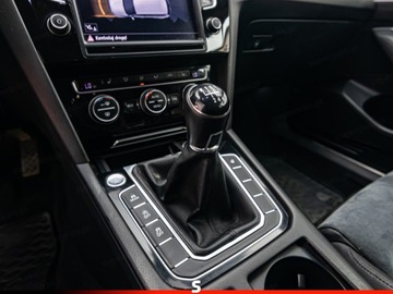 Volkswagen Passat B8 Variant 2.0 TDI BlueMotion SCR 190KM 2017 Od ręki - VOLKSWAGEN Passat 2.0 TDI Highline Combi 190KM 2017, zdjęcie 18