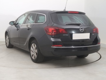 Opel Astra J Sports Tourer Facelifting 1.6 CDTI  136KM 2014 Opel Astra 1.6 CDTI, Salon Polska, Xenon, Klima, zdjęcie 3