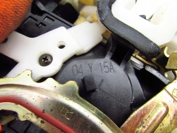 MITSUBISHI OUTLANDER 1 ZÁMEK DVEŘE PRAVÝ ZADNÍ 2 PIN EVROPA 02-06R