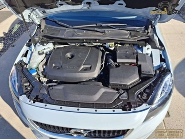 Volvo V40 II 2018 Volvo V40 2,0 benz 122KM klima elektryka grz.fot alu oplacony 2.0 Benzyna, zdjęcie 24