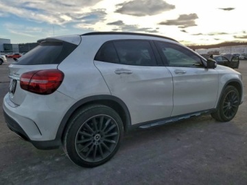 Mercedes GLA I 2019 Mercedes-Benz GLA 2019 MERCEDES-BENZ GLA 250 4MATIC 2.0 Benzyna 208KM, zdjęcie 3