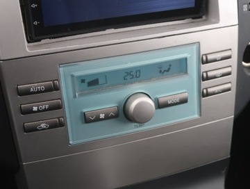 Toyota Corolla Verso E120 1.8 VVT-i 130KM 2004 Toyota Corolla Verso 1.8, Automat, 7 miejsc, zdjęcie 11