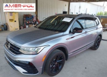 Volkswagen Tiguan II 2023 Volkswagen Tiguan 2023, 2.0L, SE R-LINE BLACK, od ubezpieczalni 2.0 Benzyna
