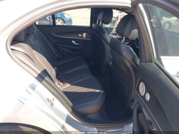 Mercedes Klasa E W213 2022 Mercedes-Benz Klasa E 350 4Matic 2022 2.0l 2.0 Benzyna 255KM, zdjęcie 12