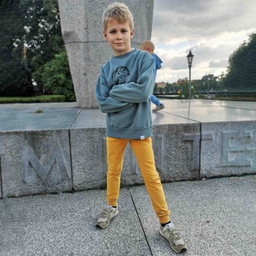 DRESOWE SPODNIE spodenki SLIM szczupłe chłopak WĄSKIE NOGAWKI granat 140