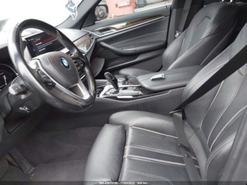 BMW Seria 5 G30-G31 2017 BMW Seria 5 530i, 2017r., 2.0L 2.0 Benzyna 248KM, zdjęcie 6