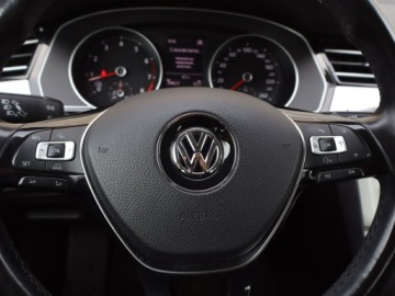 Volkswagen Passat B8 Limousine 1.4 TSI ACT 150KM 2015 VW Passat 1.4 TSI, Salon Polska, Klima, zdjęcie 17