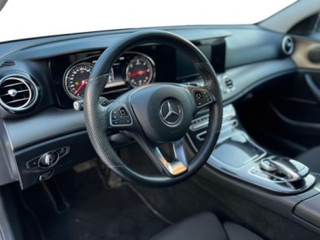 Mercedes Klasa E W213 Limuzyna 2.0 220d 194KM 2016 Mercedes-Benz Klasa E W213 Salon PL Automat Kamera Czujniki Pakiet Bu, zdjęcie 9