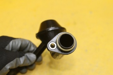 SMOK POMPY OLEJU OCTAVIA II 2.0TFSI BZB 06J115251M