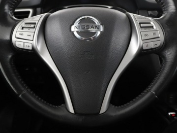 Nissan X-Trail III Terenowy 1.6 dCi 130KM 2016 Nissan X-Trail czujniki, navi, bluetooth, hak,, zdjęcie 20