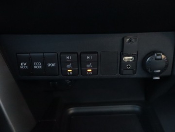 Toyota RAV4 IV MPV Facelifting 2.5 Hybrid 197KM 2016 Toyota RAV 4 2.5 Hybrid, Salon Polska, Serwis ASO, zdjęcie 21