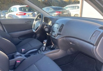 Hyundai i30 I CW Facelifting 1.4 DOHC 109KM 2011 Hyundai i30 Niski Przebieg 1.4 Benzyna 109KM, zdjęcie 10