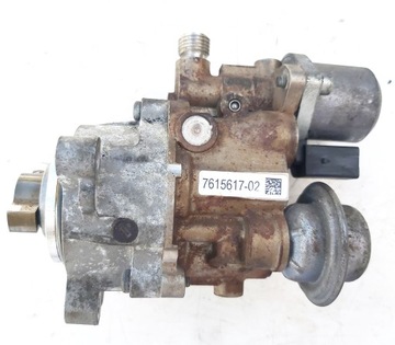BMW 3 E91 E90 10R 3.0 B ČERPADLO PALIVA 7615617