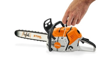 STIHL Набор игрушечных бензопил на аккумуляторах.