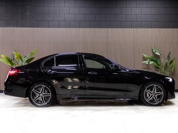 Mercedes Klasa C W206 Limuzyna 1.5 200 204KM 2025 MERCEDES-BENZ C Klasa 200 AMG 1.5 204KM, zdjęcie 2