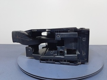 VW JETTA V ПОДЛОКОТНИК 1K5864251B