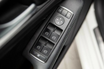 Mercedes CLA C117 Coupe Facelifting 1.6 180 122KM 2017 Mercedes-Benz CLA CLA 180 7-G DCT Progressive Salon Polska Autotrade Mer, zdjęcie 15