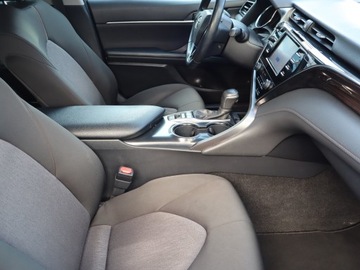 Toyota Camry IX Sedan 2.5 Hybrid Dynamic Force 218KM 2020 Toyota Camry 2.5 Hybrid, Salon Polska, zdjęcie 8