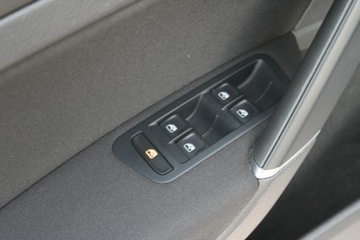 Volkswagen Golf VII Variant Facelifting 1.6 TDI-CR DPF BMT 115KM 2019 Volkswagen Golf Comfortline App Connect Gwarancja, zdjęcie 22