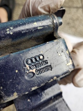 ПЕТЛЯ ДВЕРИ ЗАДНЯЯ ЛЕВАЯ AUDI A4 B5 4A0833411C