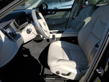 Volvo XC60 II 2024 Volvo XC 60 Plus 2024 2.0l 2.0 Benzyna 247KM, zdjęcie 7