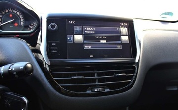 Peugeot 208 I Hatchback 5d Facelifting 1.2 PureTech 82KM 2016 Peugeot 208 1.2I Led Klimatyzacja Kamera cofania Tempomat Gwarancja 1 r, zdjęcie 20