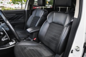 Mitsubishi Outlander III SUV PHEV Facelifting 2020 2.4 PHEV 224KM 2020 Mitsubishi Outlander 2.4 PHEV, Salon Polska, zdjęcie 12