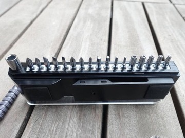 НАБОР ТОЧНЫХ БИТ + ОТВЕРТКА JAKEMY JM-8174