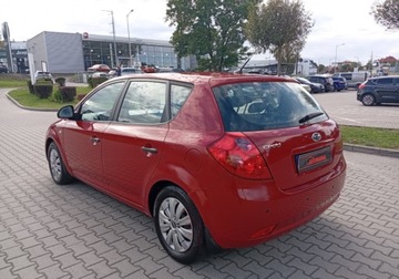 Kia Ceed I Hatchback 1.6 CRDi 90KM 2009 Kia Ceed Kupiony w Polsce - ubezpieczony - klimatyzacja 1.6 Diesel 90KM, zdjęcie 9