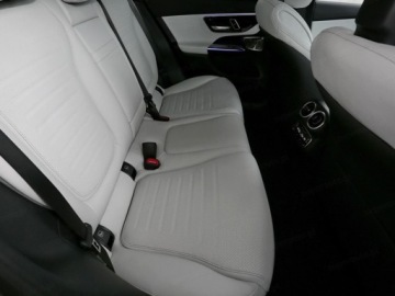 Mercedes GLC C254/X254 Coupe 2.0 220d 197KM 2025 MERCEDES-BENZ GLC 220 d 4-Matic AMG Line 2.0 (197KM) 2025, zdjęcie 10