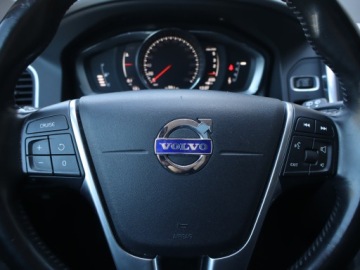 Volvo XC60 I SUV Facelifting 2.4 D4 190KM 2017 Volvo XC60 D4, Salon Polska, 187 KM, 4X4, zdjęcie 18