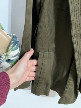 30 Zielona khaki urocza H&M XS zwiewna wiosenna narzutka wiosenna