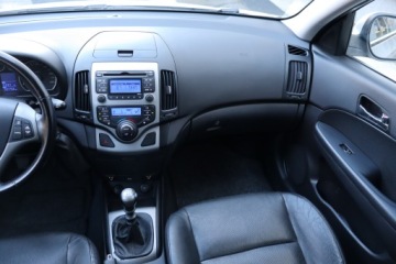 Hyundai i30 I CW 2.0 143KM 2008 Hyundai i30 2.0 CVVT, Klima, Klimatronic, zdjęcie 7