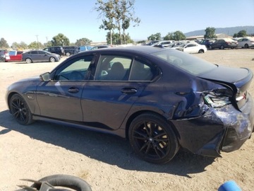 BMW Seria 3 G20-G21 2023 BMW Seria 3 330e, 2023r., 2.0L 2.0 Benzyna 288KM, zdjęcie 3