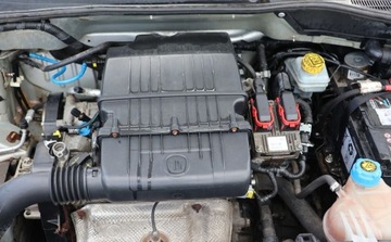 Fiat Punto Punto 2012 Hatchback 3d 1.2 8v 69KM 2012 Fiat Punto KLIMA, Wielofunkcja, Seryjne radio Centralny Zamek, Nawigacja..., zdjęcie 11